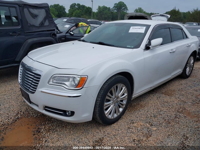 Chrysler 300 2014 2C3CCARG7EH183057 Image 2