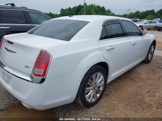 Chrysler 300 2014 2C3CCARG7EH183057 Image 4