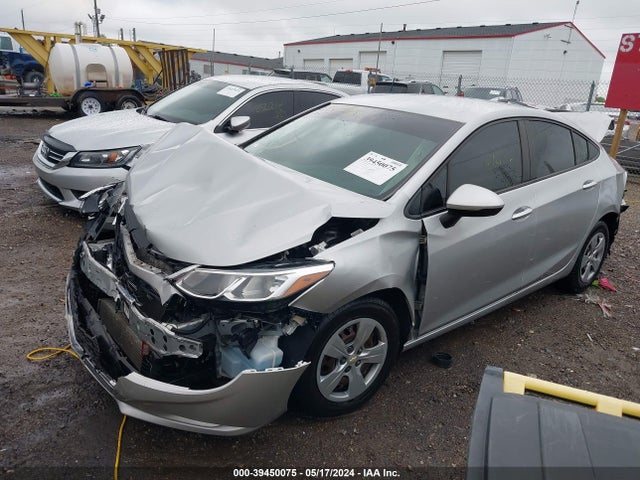Chevrolet Cruze Ls Auto 2017 1G1BC5SM7H7134402 Image 2