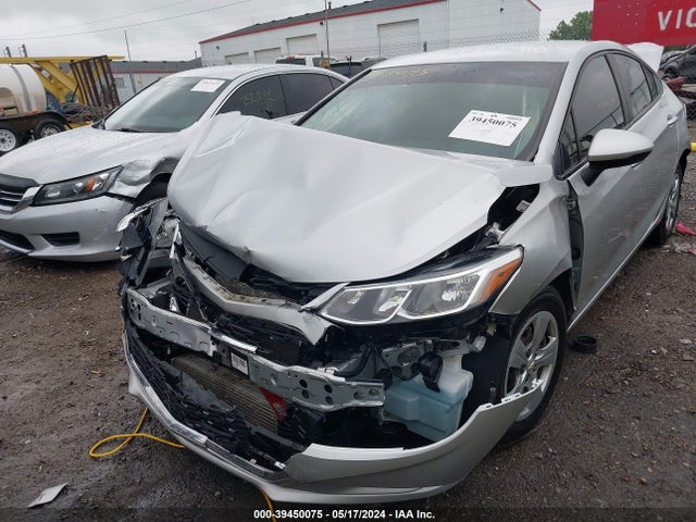 Chevrolet Cruze Ls Auto 2017 1G1BC5SM7H7134402 Image 6