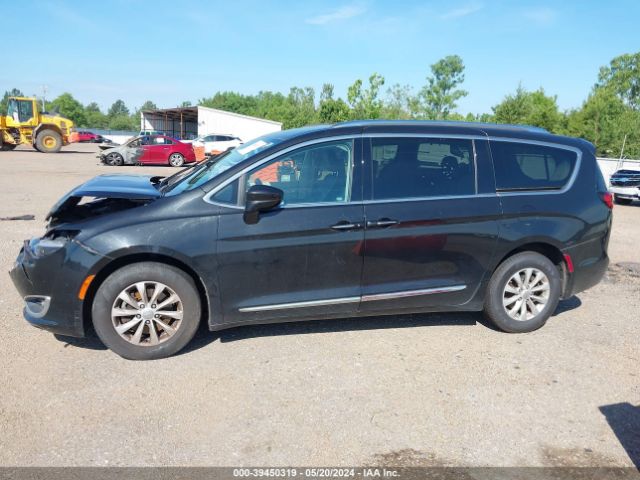 2C4RC1EG3JR125401 Chrysler Pacifica Touring L Plus
