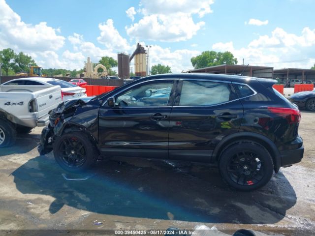 JN1BJ1CR4HW135449 Nissan Rogue Sport S
