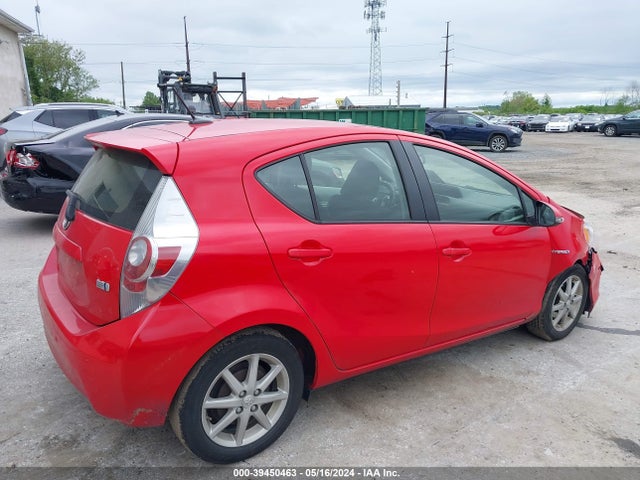 Toyota Prius C Three 2014 JTDKDTB3XE1068023 Image 13