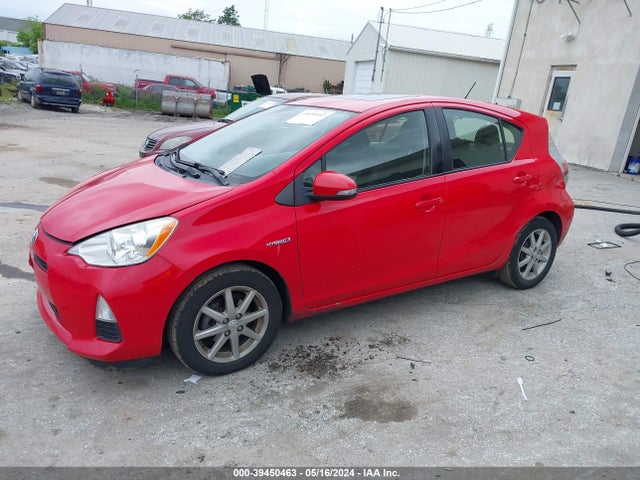Toyota Prius C Three 2014 JTDKDTB3XE1068023 Image 2