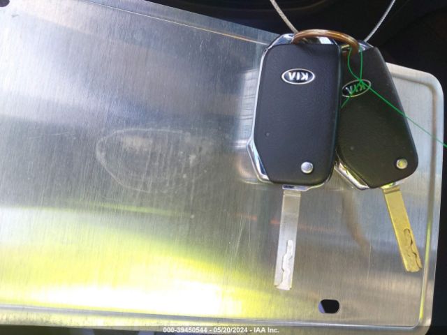 KNDJ23AU6L7009685 KIA SOUL LX
