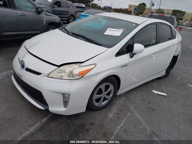 Toyota Prius Two 2014 JTDKN3DUXE1748491 Image 2