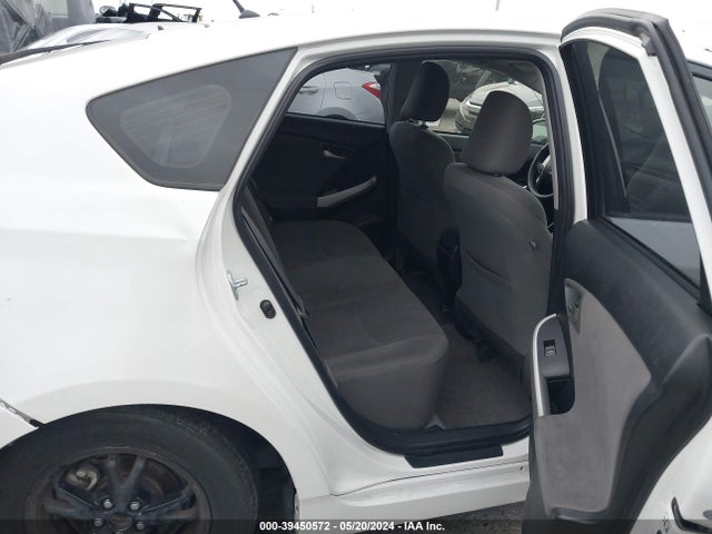 Toyota Prius Two 2014 JTDKN3DUXE1748491 Image 8