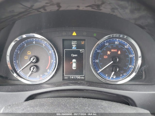 5YFBURHE9JP804841 Toyota COROLLA SE