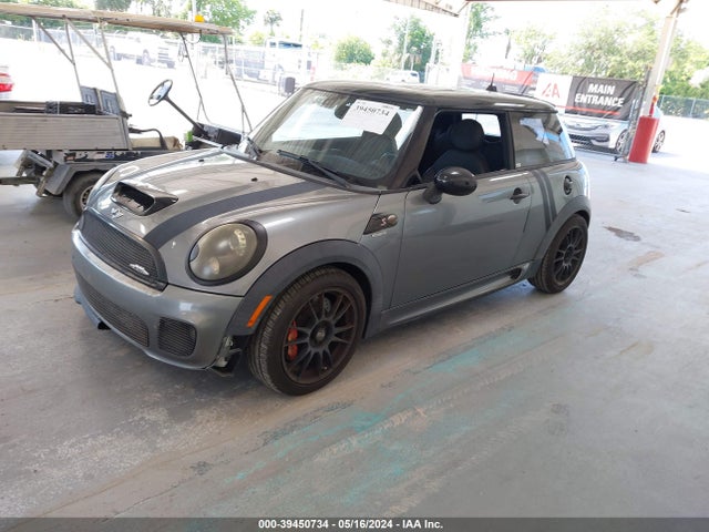 2007 MINI COOPER S WMWMF73567TT86252 Photo 1