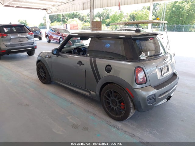 2007 MINI COOPER S WMWMF73567TT86252 Photo 2