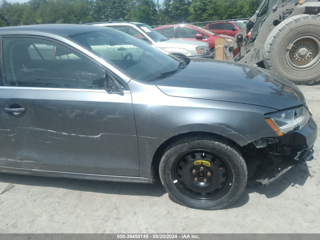 3VWB67AJ7JM240570 Volkswagen Jetta 1.4t Se/1.4t Wolfsburg Edition
