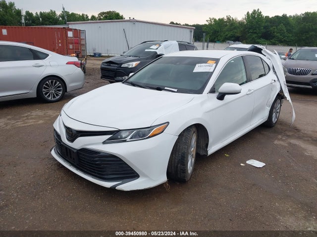 Toyota CAMRY LE 2020 4T1C11AK4LU916379 Image 2