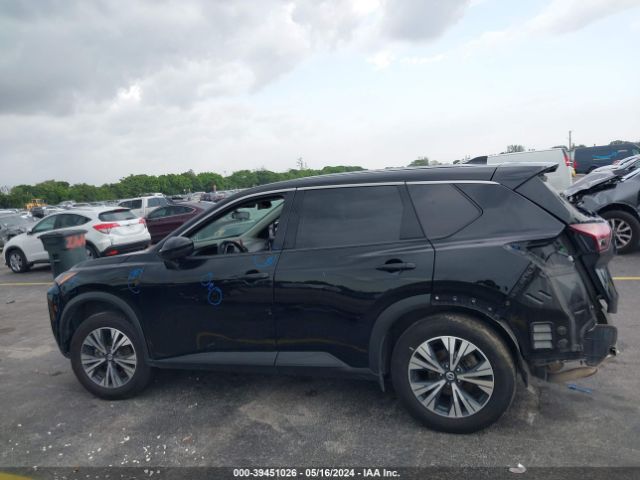 5N1AT3BA5MC718923 Nissan Rogue Sv Fwd