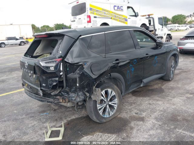 5N1AT3BA5MC718923 Nissan Rogue Sv Fwd