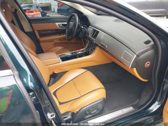 SAJWA0F77F8U50994 Jaguar Xf 3.0 Portfolio/3.0 Sport