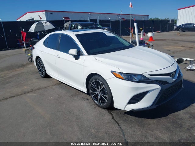 Toyota CAMRY SE 2018 4T1B11HK6JU110428 zdjęcie główne