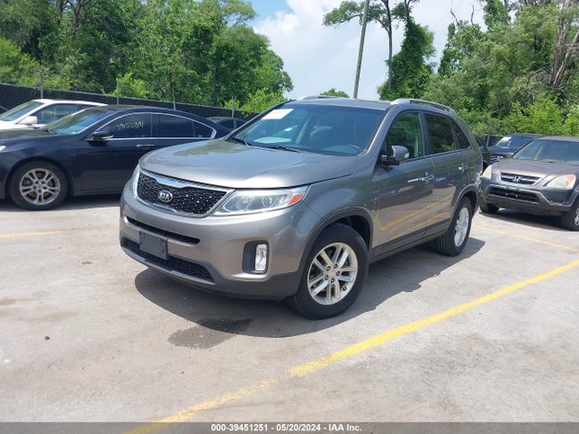 KIA SORENTO LX 2015 5XYKT4A61FG647407 Image 2