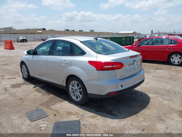 Ford FOCUS SE 2015 1FADP3F25FL327319 Image 3