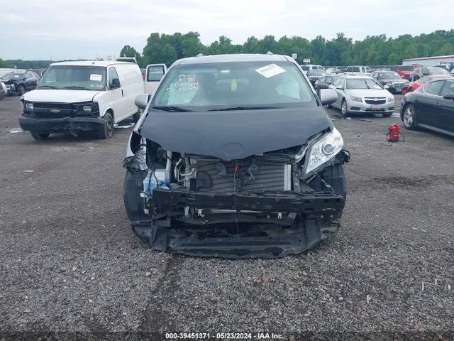 Toyota Sienna Xle 7 Passenger 2017 5TDDZ3DC8HS172489 Image 12