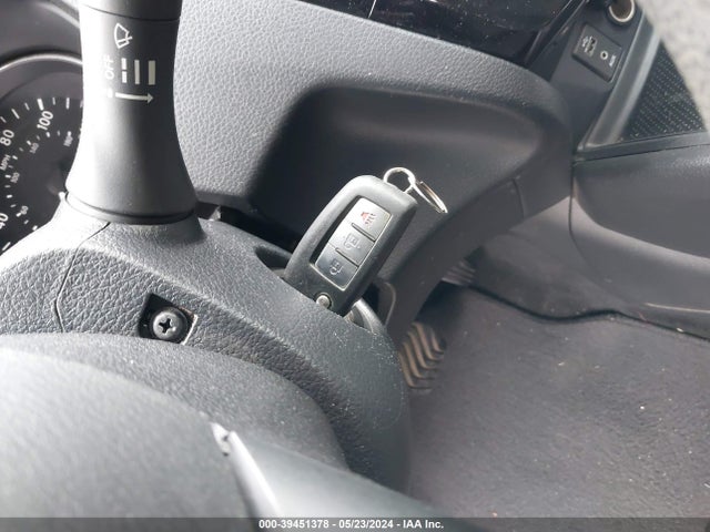 Nissan ROGUE S 2017 KNMAT2MV9HP554363 Image 11