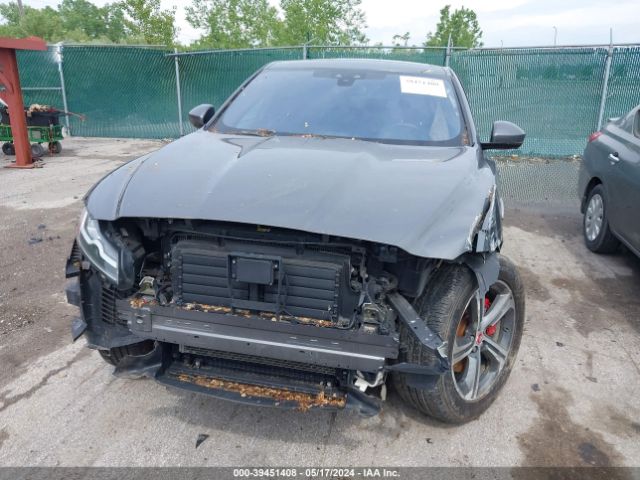 SADCM2BV7HA881585 Jaguar F-PACE S