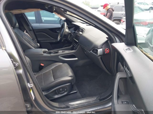SADCM2BV7HA881585 Jaguar F-PACE S