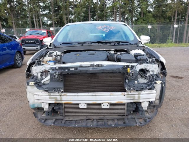3FA6P0T92GR116333 Ford FUSION SE
