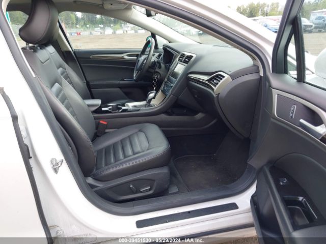 3FA6P0T92GR116333 Ford FUSION SE