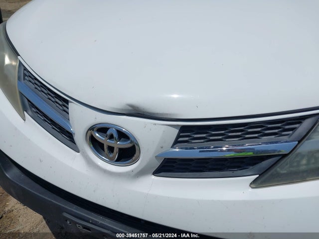 Toyota RAV4 LE 2015 JTMZFREV4FJ055357 Image 18