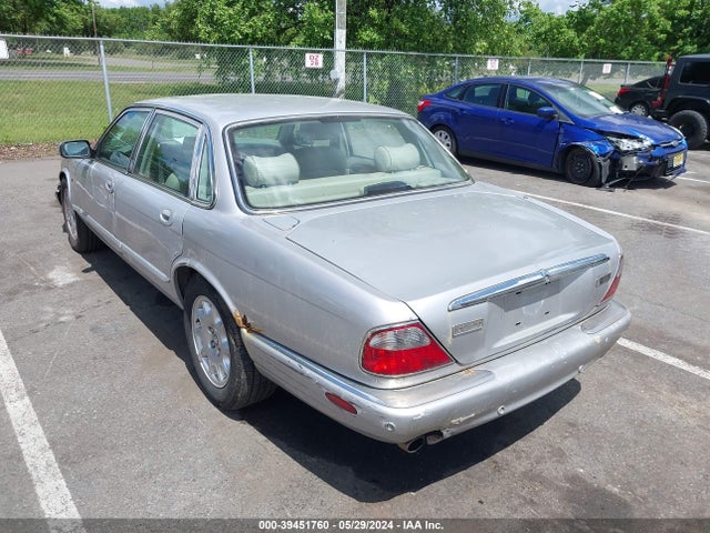 2002 JAGUAR XJ8 SAJDA14C62LF46428 Photo 2