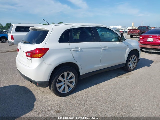 4A4AR3AUXFE031886 Mitsubishi Outlander Sport Es