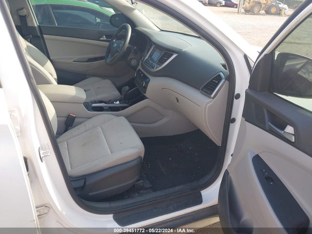 Hyundai TUCSON SE 2017 KM8J33A49HU471028 Image 5