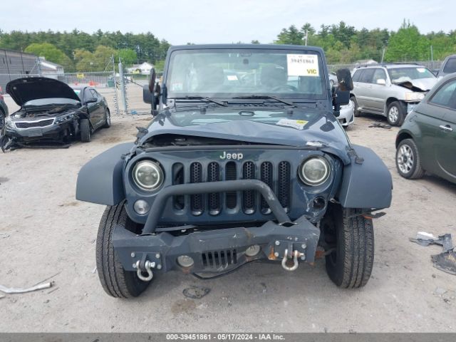 1C4BJWDG1HL558255 Jeep Wrangler Unlimited Sport 4x4