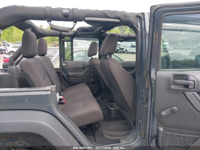 1C4BJWDG1HL558255 Jeep Wrangler Unlimited Sport 4x4