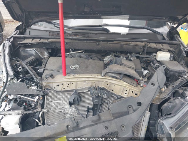 Toyota Highlander Limited Platinum 2018 5TDYZRFH9JS281451 Image 10