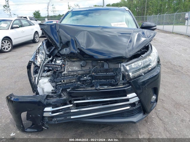 Toyota Highlander Limited Platinum 2018 5TDYZRFH9JS281451 Image 12