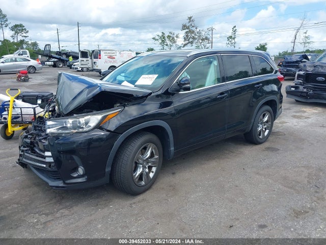 Toyota Highlander Limited Platinum 2018 5TDYZRFH9JS281451 Image 2