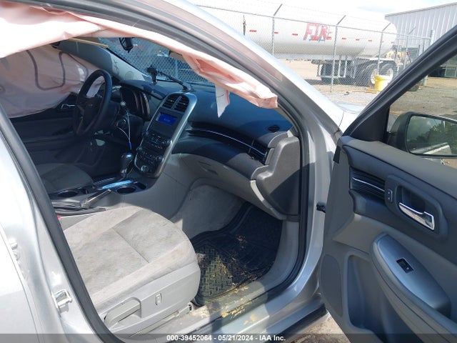 Chevrolet MALIBU LS 2015 1G11B5SL4FF317717 Image 5