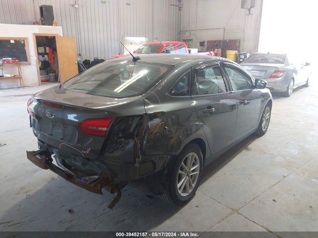 Ford FOCUS SE 2017 1FADP3F25HL271966 Image 4