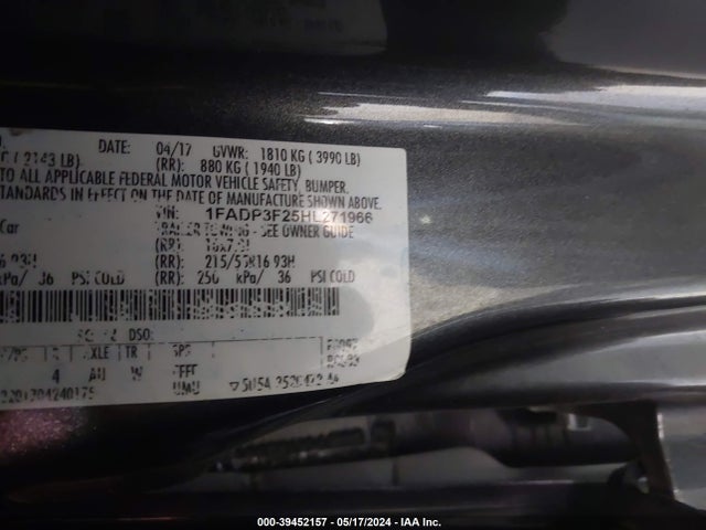 Ford FOCUS SE 2017 1FADP3F25HL271966 Image 9