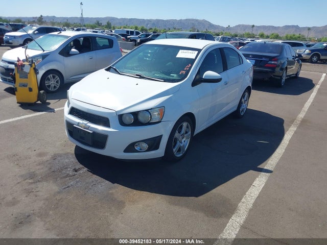 Chevrolet Sonic Ltz Auto 2015 1G1JE5SB5F4210637 Image 2