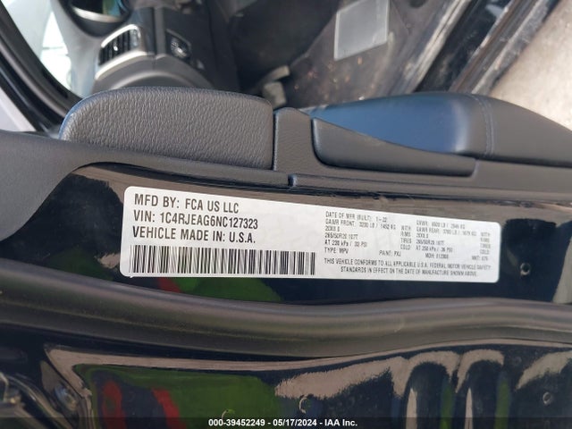 1C4RJEAG6NC127323 Jeep Grand Cherokee Wk Laredo X 4x2