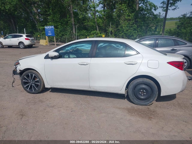 Toyota COROLLA SE 2018 5YFBURHE6JP758658 Image 15