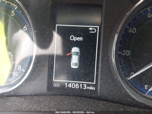 Toyota COROLLA SE 2018 5YFBURHE6JP758658 Image 16