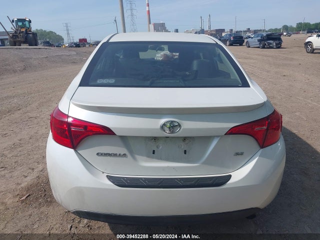 Toyota COROLLA SE 2018 5YFBURHE6JP758658 Image 17