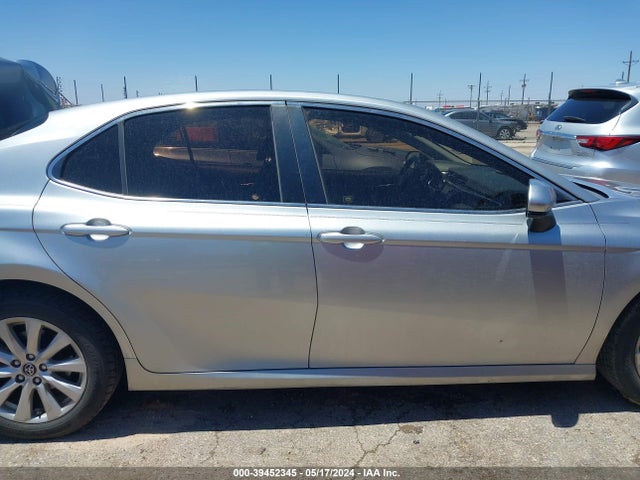 Toyota CAMRY LE 2018 JTNB11HK4J3048517 Image 13