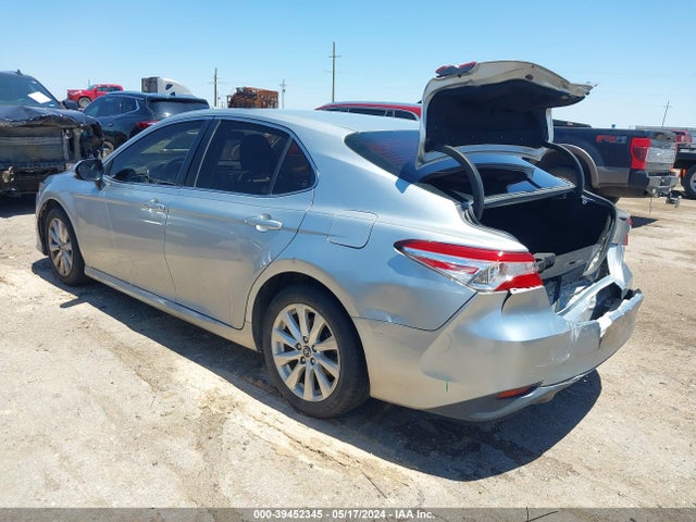 Toyota CAMRY LE 2018 JTNB11HK4J3048517 Image 3