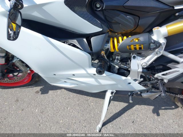 2018 DUCATI SUPERBIKE ZDM14B1W2JB008456 Photo 8