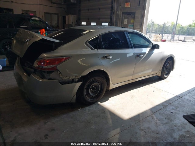 Nissan Altima 2.5 S 2015 1N4AL3AP8FC232416 Image 4