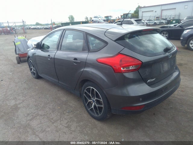 Ford FOCUS SEL 2018 1FADP3M26JL310895 Image 3